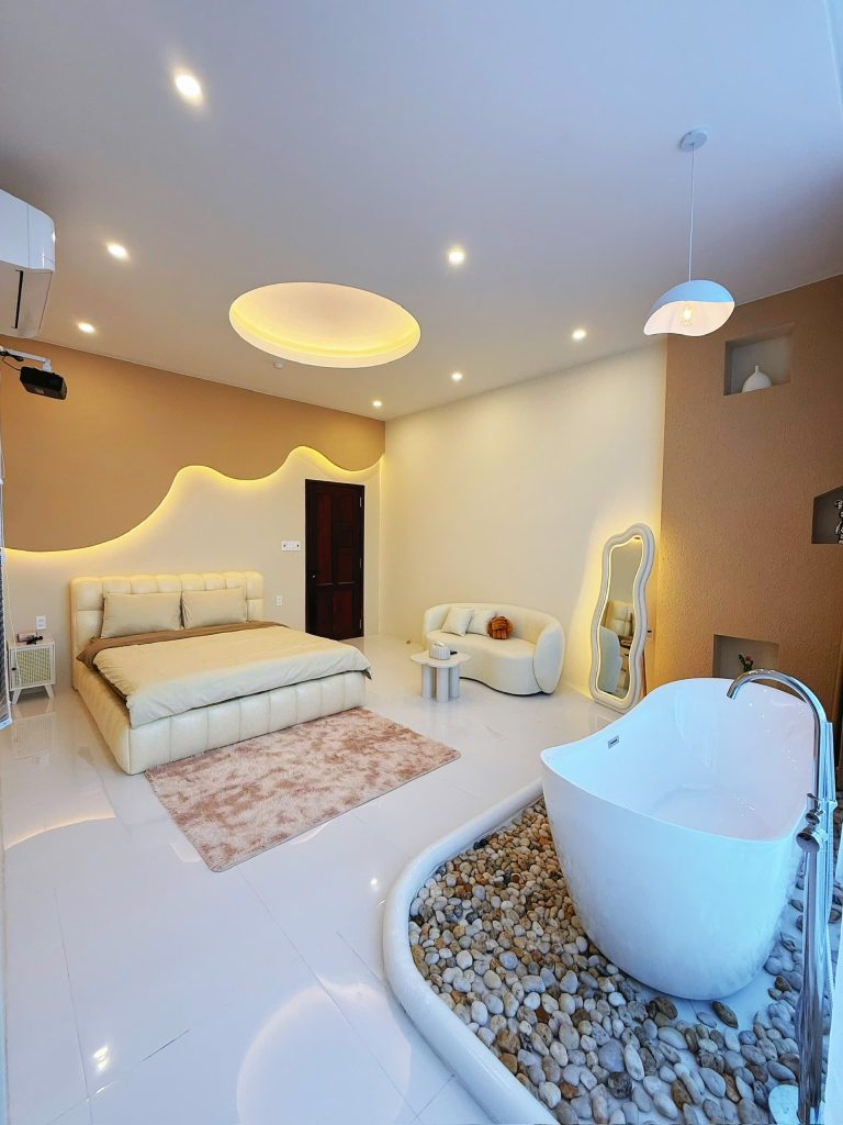 Cozy Phạm Cự Lượng 4